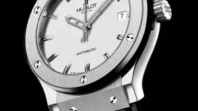 Die Classic Fusion Opalin Dial von Hublot