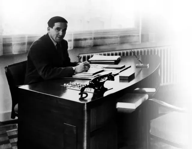 Charles_Blum_zweite-Generation_Ebel