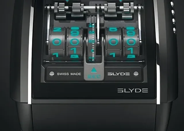 Virtuelle Komplikationen: Die neue "Slyde" von Jorg Hysek für HD3 Complications offeriert traditionelle Uhrmacherei auf einem Touchscreen, der hier eine mechanisch gesteuerte, digitale Zeitanzeige mit springender Stunde simuliert