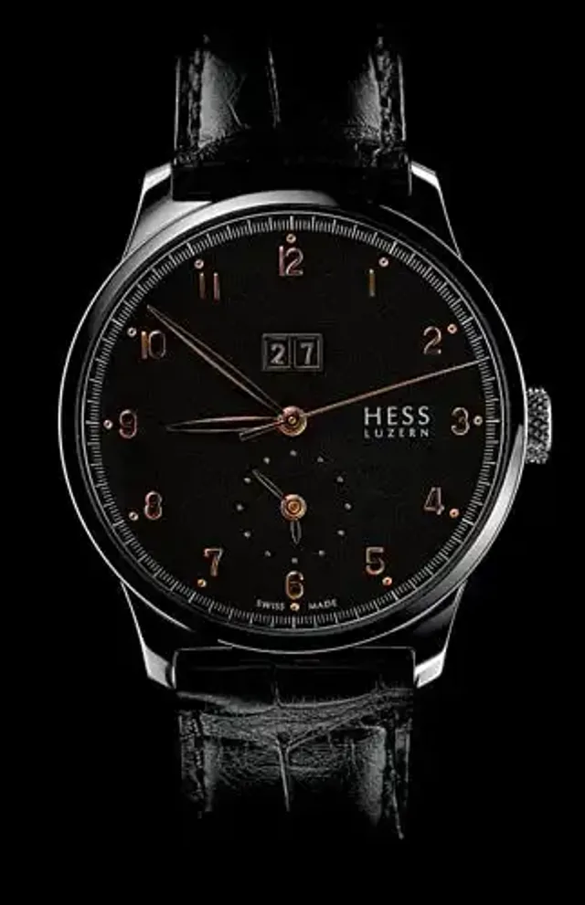 Mit zweiter Zeitzone: die TWO.1 von Hess Uhren