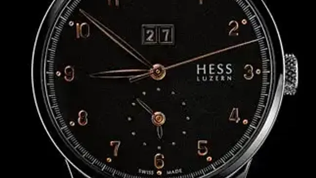 Mit zweiter Zeitzone: die TWO.1 von Hess Uhren