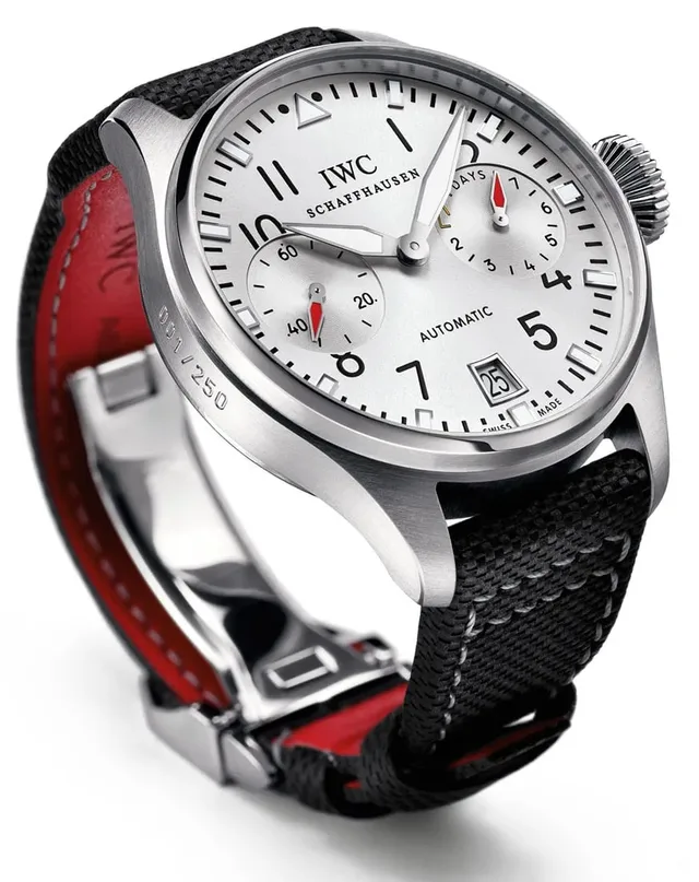 Die offizielle Uhr der deutschen Fußball-Nationalmannschaft