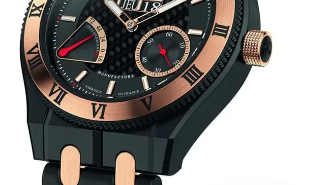Die Moorea Royal Triomphe, 44 mm, 7500 € in beschichtetem Titan und Rotgold
