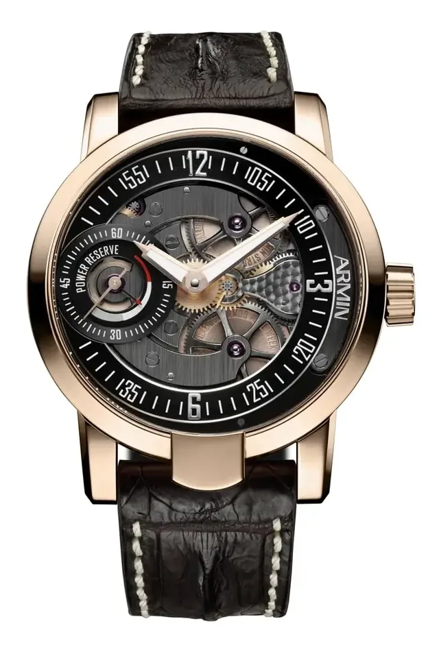 In Roségold präsentiert sich die »Fire«. Weitere Varianten sind ebenfalls nach Elementen benannt.