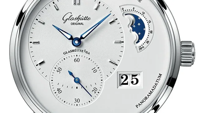 Leicht gewachsen: die Panomatic Lunar von Glashütte Original