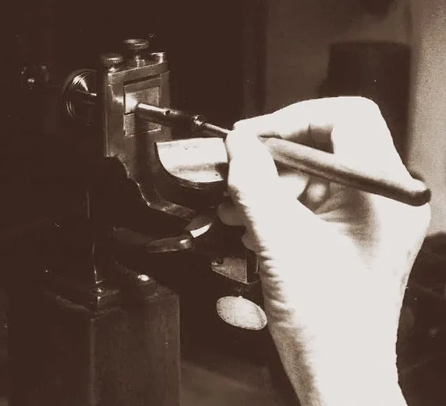 Historische Herstellung Uhrensteine