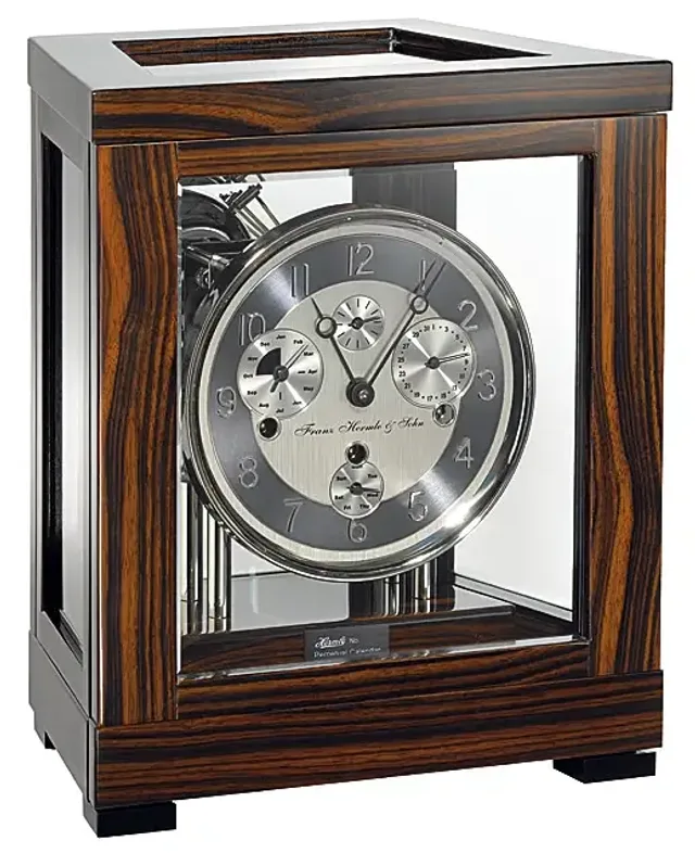 Tischuhr mit Ewigem Kalender von Hermle