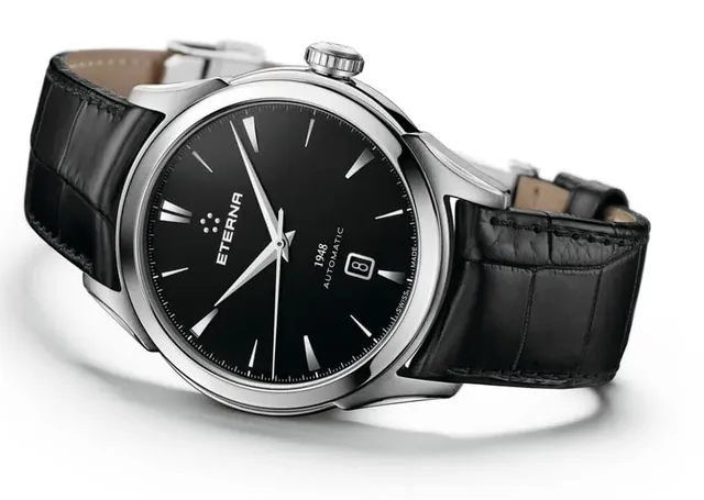 Die Eterna 1948 mit schwarzem Zifferblatt