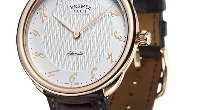 Mit eigenem Werk: die Arceau Automatique von Hermès