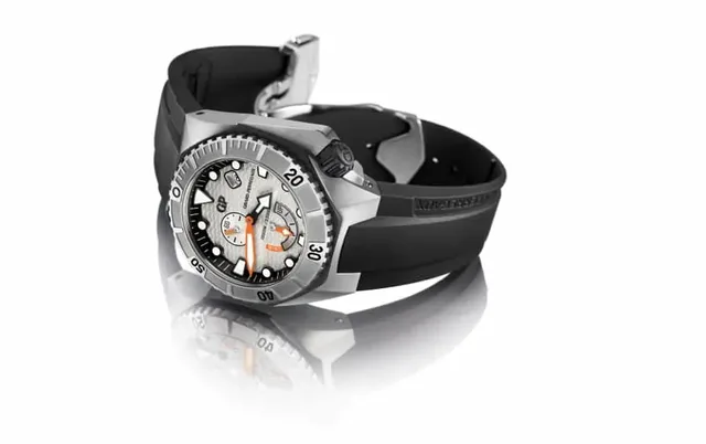 Girard-Perregaux Sea Hawk seitlich