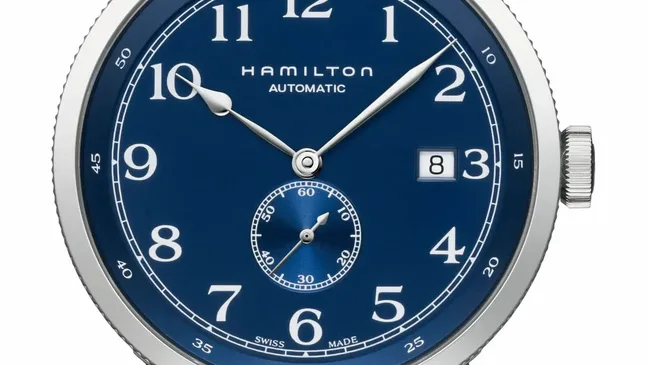 Die unlimitierte und automatische Khaki Navy Pioneer von Hamilton mit blauem Zifferblatt