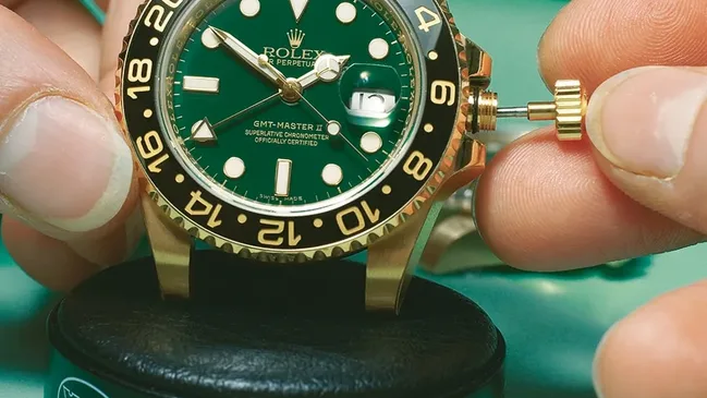 Die Krone: Verbindungsstück zwischen Uhrwerk und Außenwelt