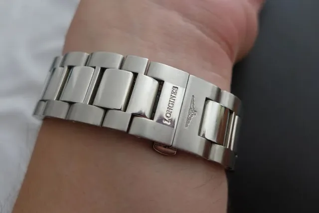 Longines: Conquest Chrono mit Stahlband