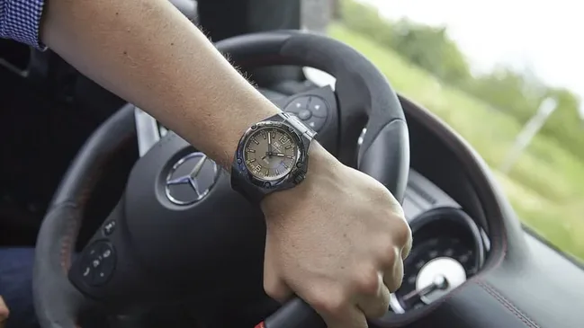 chronos-test-iwc-ingenieur-mercedes-sls-amg