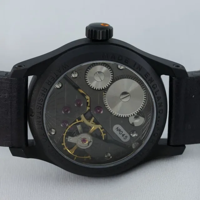 Das Uhrwerk: auch durch den Saphirglasboden sichtbar