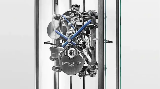 In eigenständigem Design und mit ihrem völlig neuen Kaliber ist diese Uhr ein richtiges Kunstwerk.