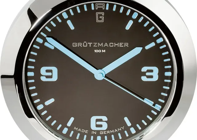 Je nach Modell haben die Indices, Zeiger und Ziffern auch eine andere Farbe.