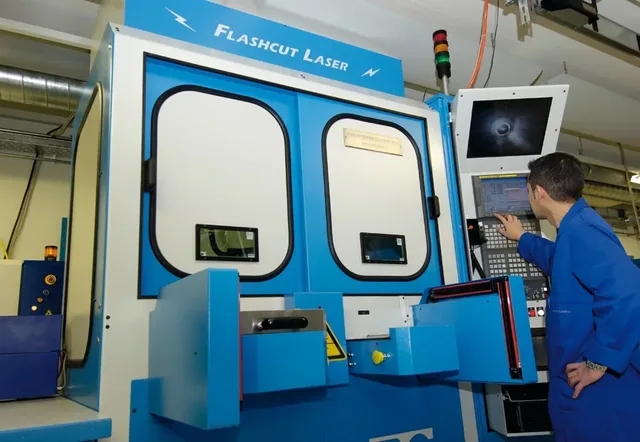 FlashCut_Laser_machine