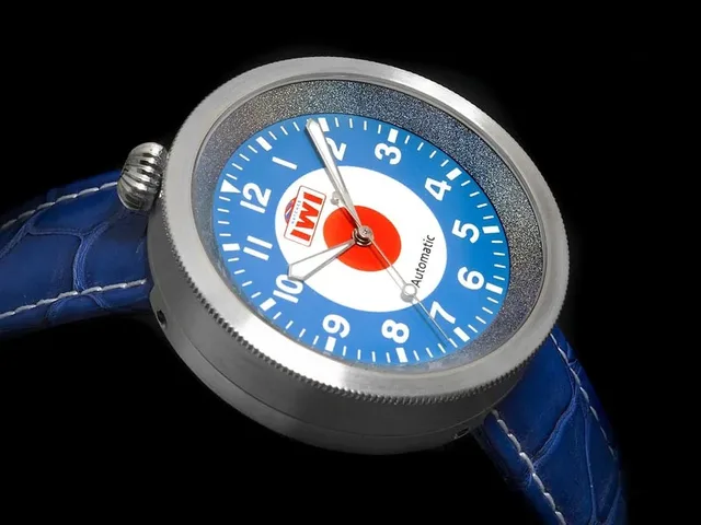 Die völlig senkrechte Gehäuseflanken der SM-444