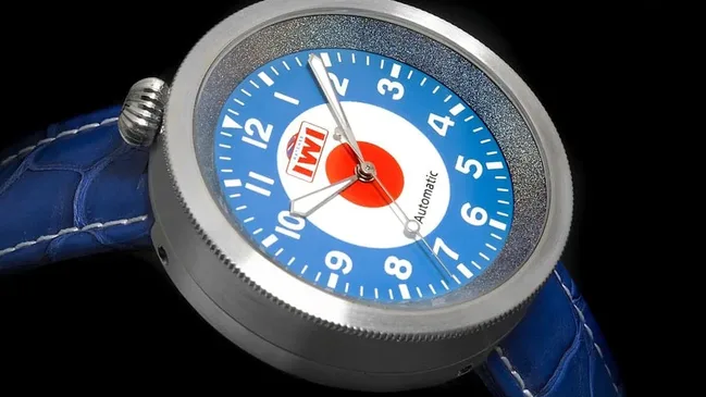 Die völlig senkrechte Gehäuseflanken der SM-444