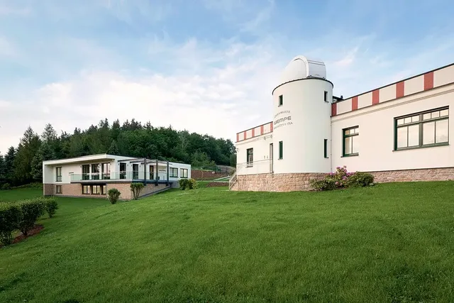 Wempe Chronometerwerke: Heute steht neben der Sternwarte in Glashütte ein Neubau