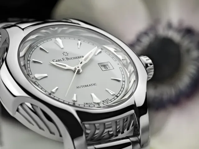 Carl F. Bucherer: automatische Damenuhr Pathos Diva