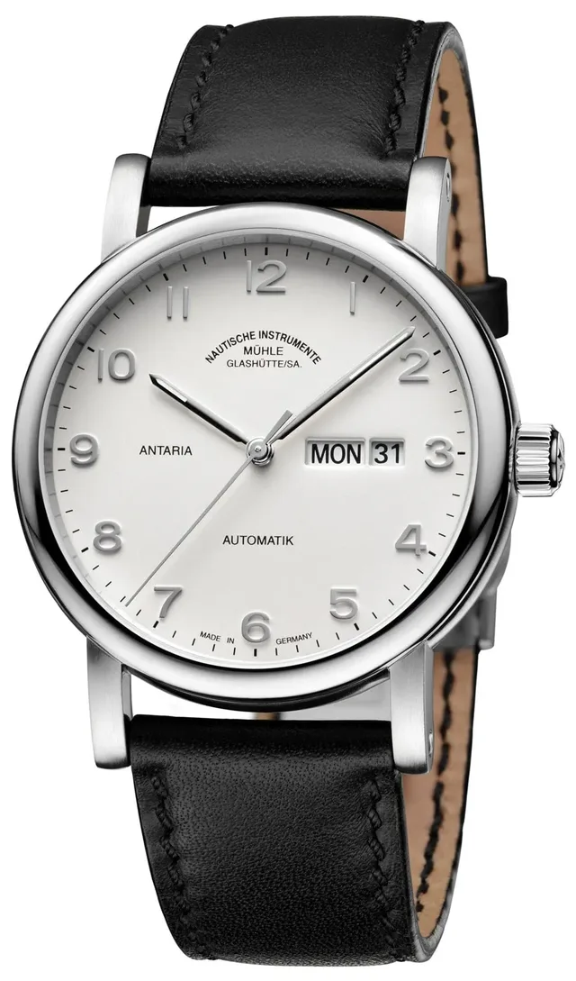 Mühle-Glashuette: Antaria Tag-Datum mit silberfarbenem Zifferblatt