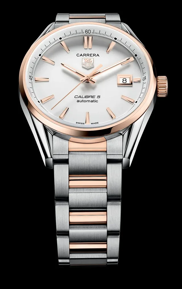 Auch in Bicolor zu haben: Die Carrera Calibre 5 von TAG Heuer