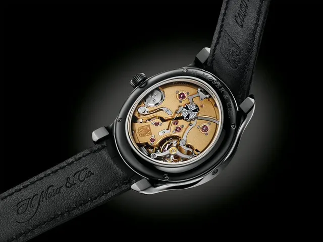 H. Moser & Cie.: Werkansicht der Endeavour Perpetual Calendar Black Golden Edition