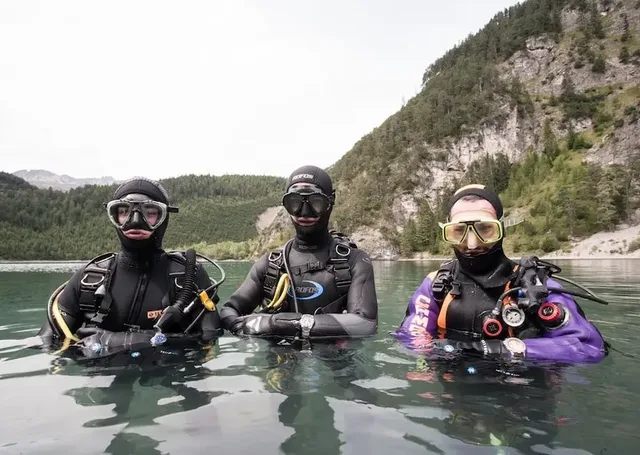 UHREN-MAGAZIN: großer Taucheruhrentest mit 7 Marken