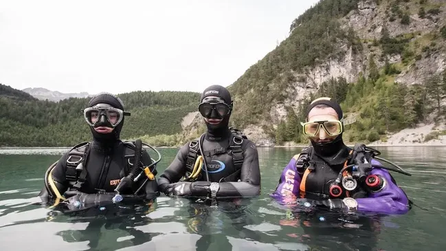 UHREN-MAGAZIN: großer Taucheruhrentest mit 7 Marken