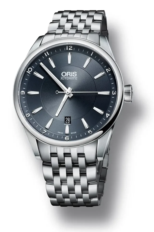 Mit Edelstahlband ist die Oris Artix Date Blue genau 150 Euro teurer