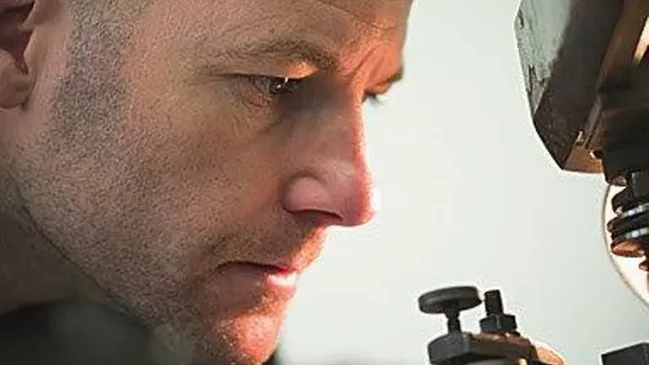 Stowa: Jörg Schauer bei der Arbeit