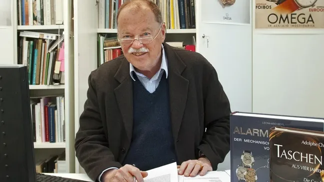 Christian Pfeiffer-Belli ist Autor und Fachjournalist, seine Lieblingsuhr ist ein Omega-Chronometer