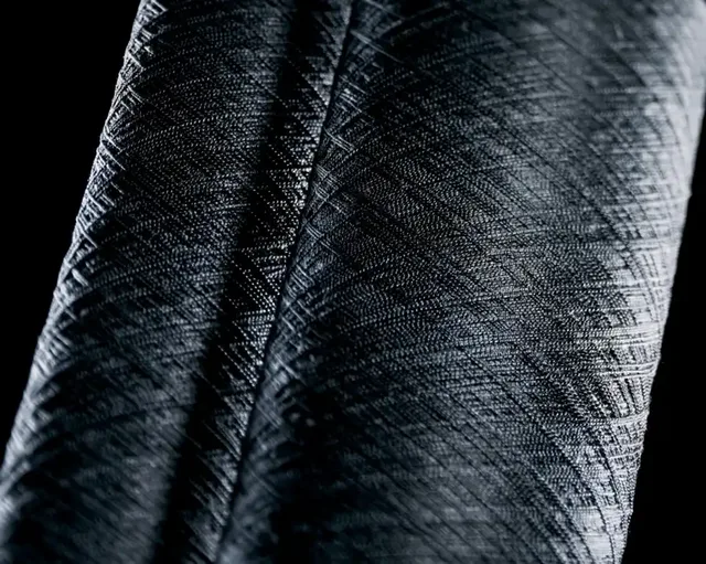 Daraus wird einmal eine Karbon-Uhr: Karbonfäden