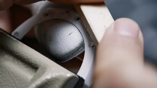 Audemars Piguet ist der einzige Hersteller, der die Gehäuse seiner Keramik-Uhren zum Schluss  von Hand poliert.