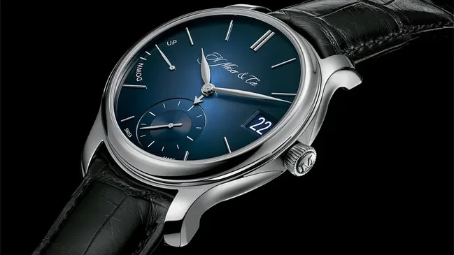 H. Moser & Cie.: Perpetual Calendar, blau