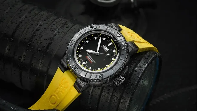 Oris: Aquis Depth Gauge Yellow