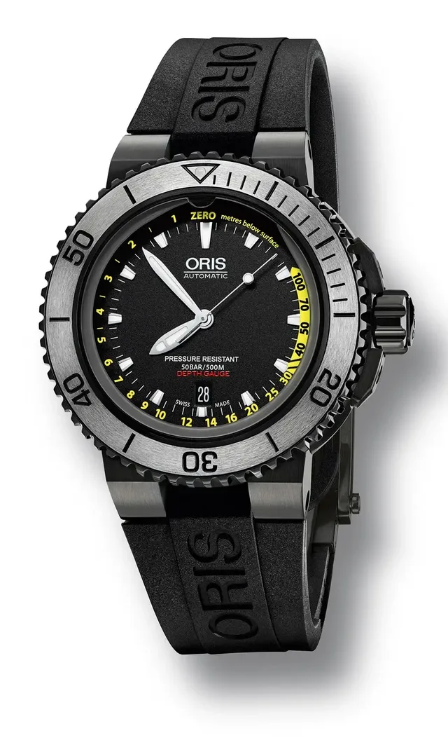 Oris: Aquis Depth Gauge Yellow, schwarzes Armband