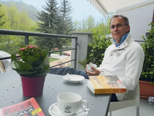 Uhrmacher und Uhrenrestaurator Bernd Eckel