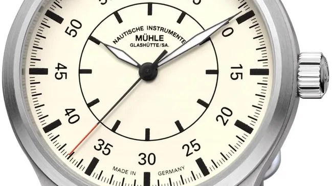 Mühle-Glashütte: Terrasport I Beobachter mit passendem dunkelbraunem Lederband zum cremefarbenen Blatt