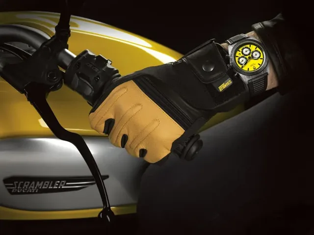 Der Tudor Fastrider Chrono mit der Ducati Scrambler