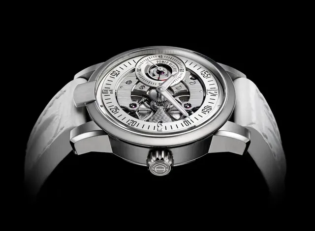 Dreidimensionaler Eindruck: Die Armin Strom One Week Air mit den skelettierten Aufzugsrädern des Kalibers ARM 09