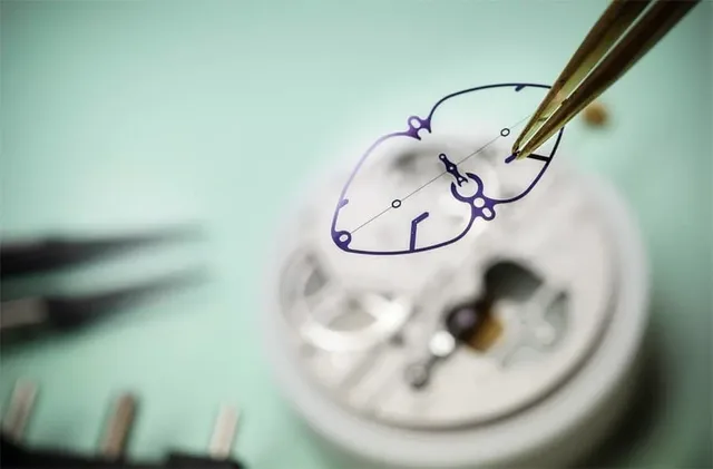 Girard-Perregaux: Constant-Hemmung