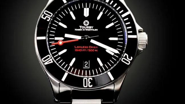 Die neue Taucheruhr Lawless 42 unterscheidet sich optisch von ihrem Vorgängermodell.