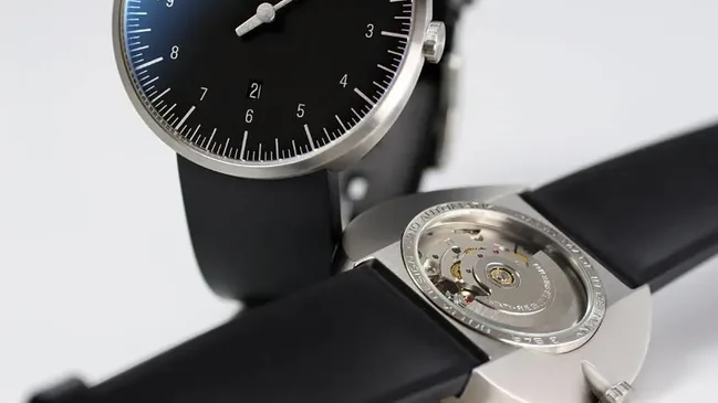 Botta Design: Uno+, schwarzes Zifferblatt