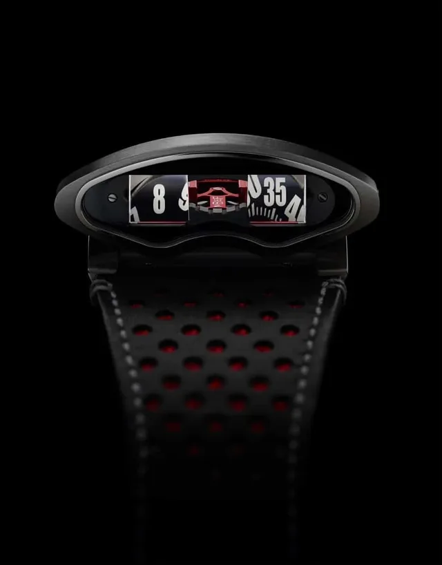 MB&F: HMX, Ferrari-Rot