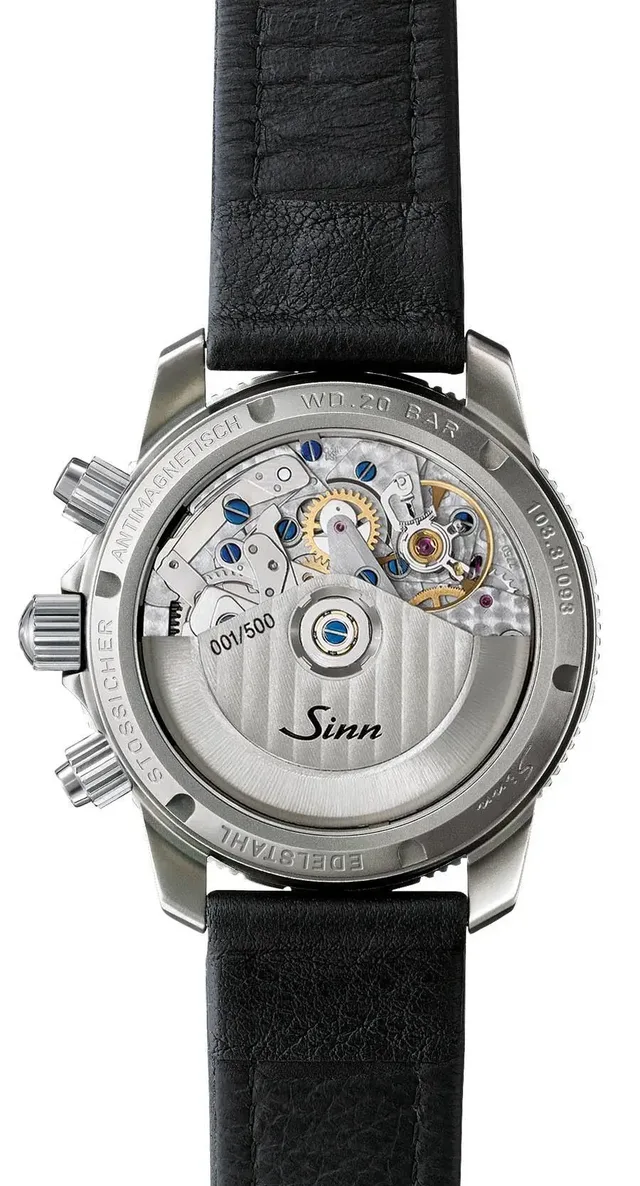 Sinn Spezialuhren: 103 A Sa B, mit eingravierter Limitierungsnummer auf dem Rotor