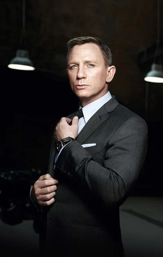 Daniel Craig und die Omega Seamaster 300 "Spectre" Limited Edition in "James Bond 007 Spectre"