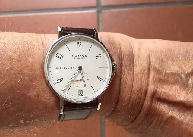 Nomos Ahoi Datum Edition Watchtime.net am Handgelenk von Udo Biermann aus Emden